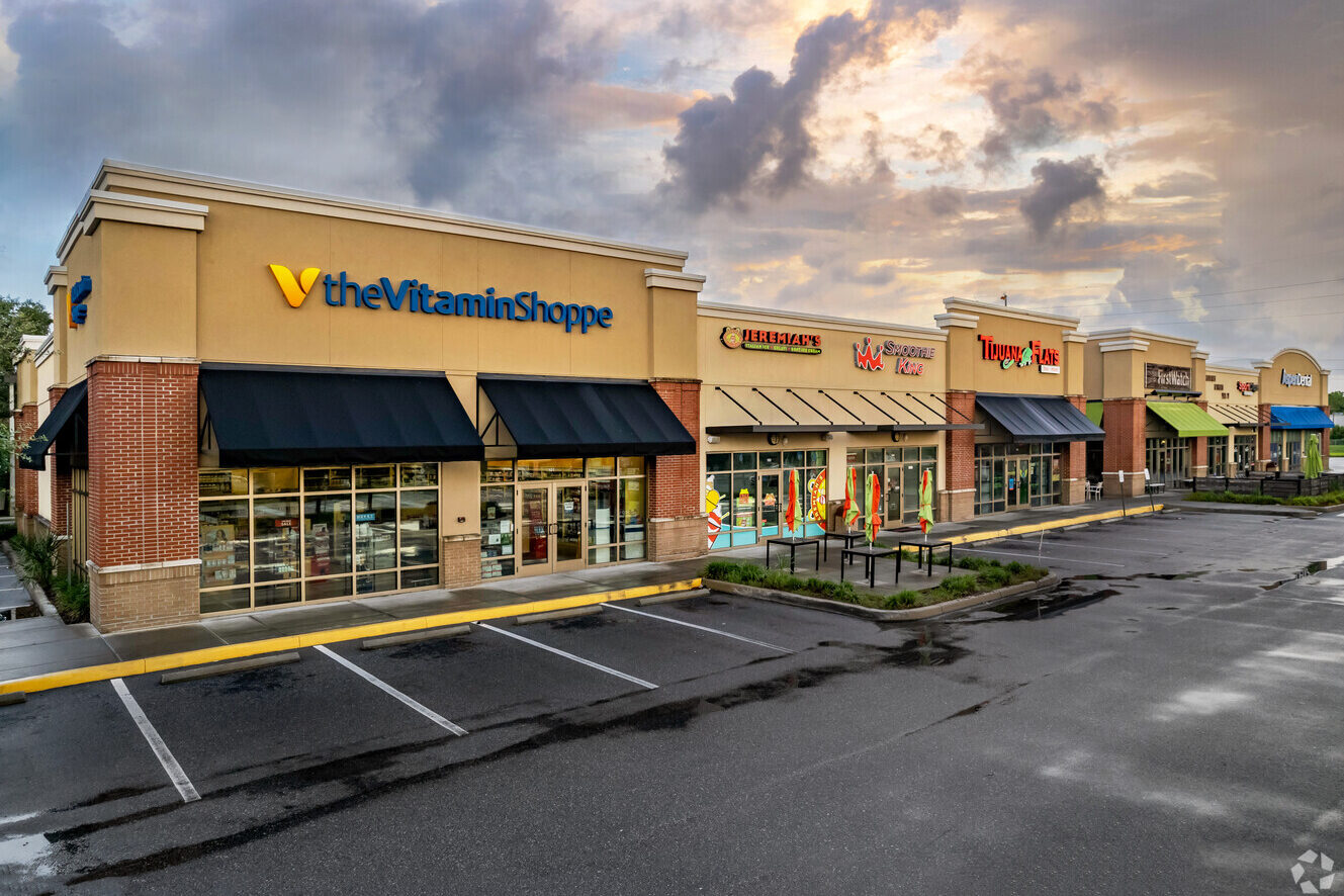 Largo Landing Shopping Center - 131000 Seminole Blvd, Largo, FL, 33788